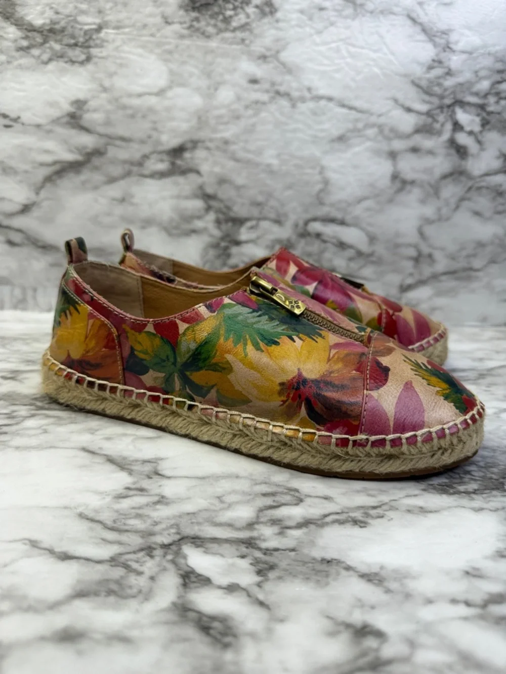 Patricia Nash Eva leather flat shoe in Spring Multi floral pattern NIB Size 6